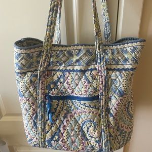 Vera Bradley tote bag